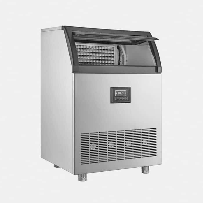 Beverage beverage ice makers